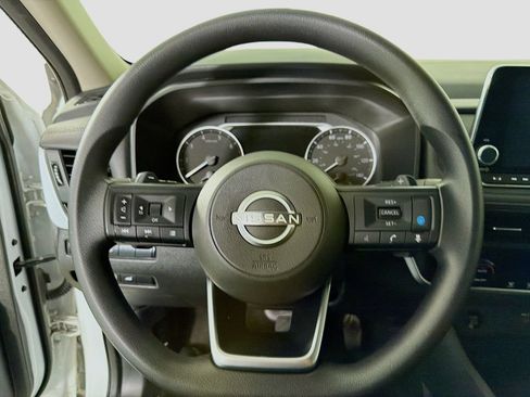 Used 2024 Nissan Rogue SV FWD image 15