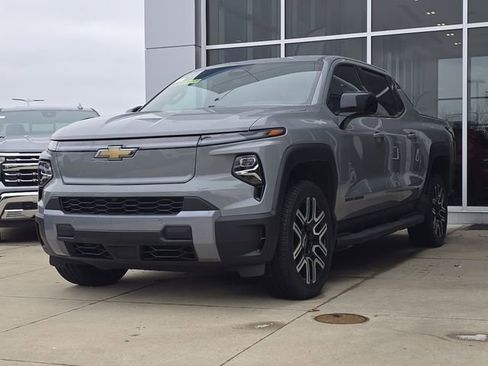 New 2026 Chevrolet Silverado EV LT AWD/4WD image 2