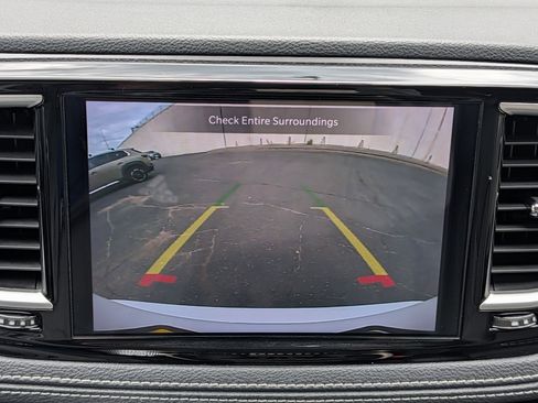 Used 2024 Chrysler Pacifica Limited FWD image 34