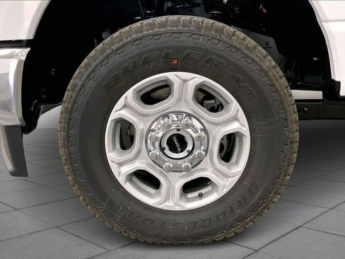 New 2026 Ford F250 XLT w/ XLT Premium Package AWD/4WD image 9