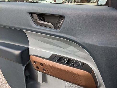 Certified 2023 Ford Maverick Lariat image 20