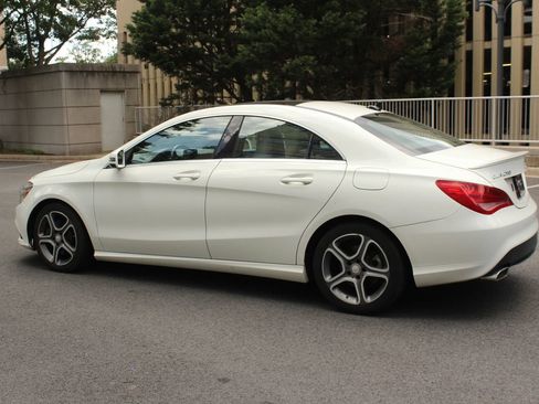 Used 2014 Mercedes-Benz CLA 250 4MATIC image 9