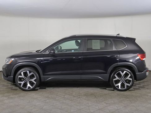 Used 2022 Volkswagen Taos SEL w/ Panoramic Sunroof Package AWD/4WD image 18