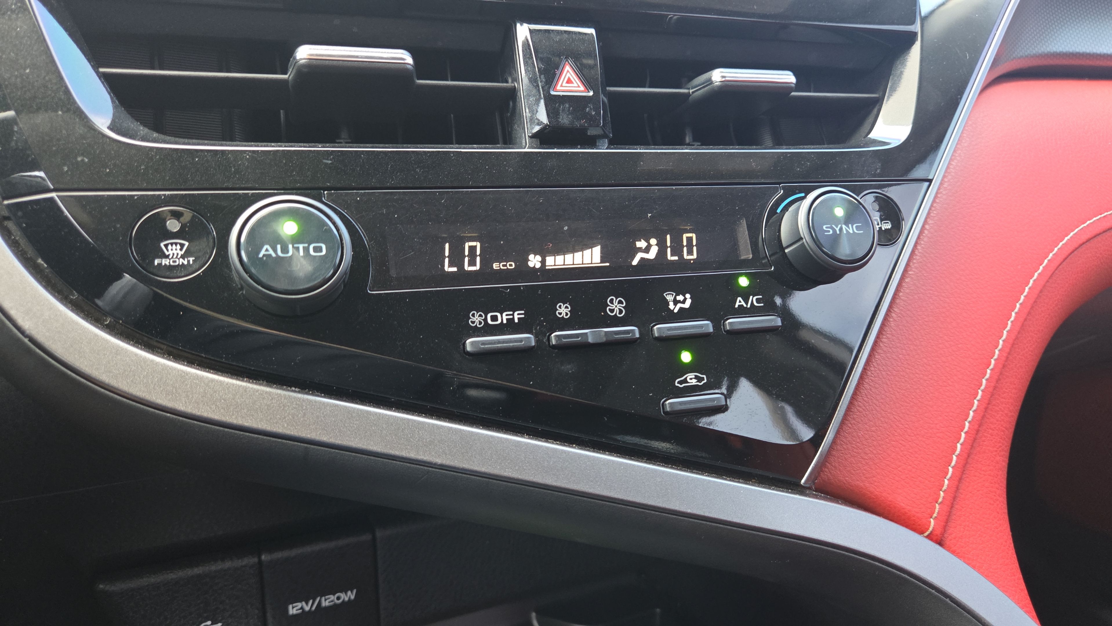Used 2022 Toyota Camry XSE w/ Navigation Package FWD image 31
