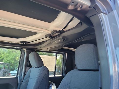 New 2026 Jeep Gladiator Sport AWD/4WD image 23