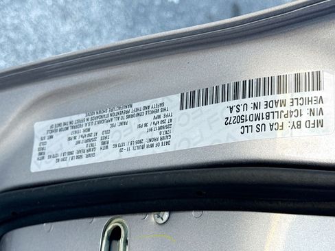 Used 2021 Jeep Cherokee Latitude Plus FWD image 42