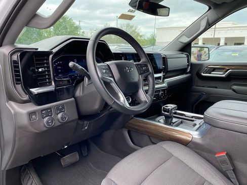 Used 2024 Chevrolet Silverado 1500 LT Trail Boss w/ Protection Package image 9