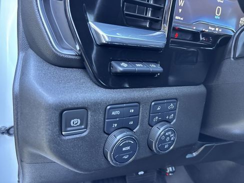 Used 2024 Chevrolet Silverado 2500 LTZ w/ LTZ Convenience Package image 30