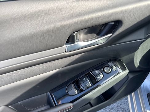 New 2025 Nissan Altima 2.5 SR w/ SR Premium Package image 13