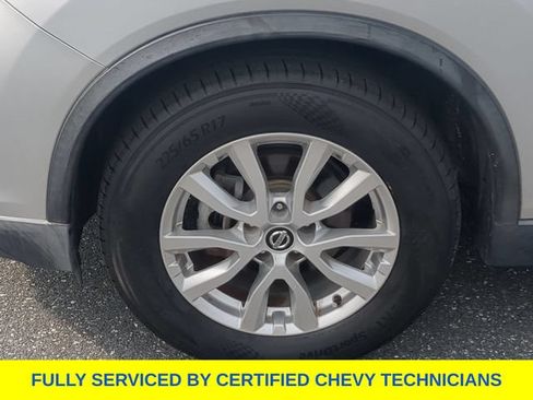 Used 2017 Nissan Rogue SV FWD image 17