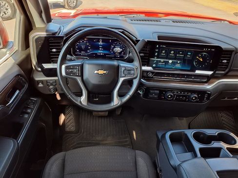 Used 2025 Chevrolet Silverado 1500 LT image 14