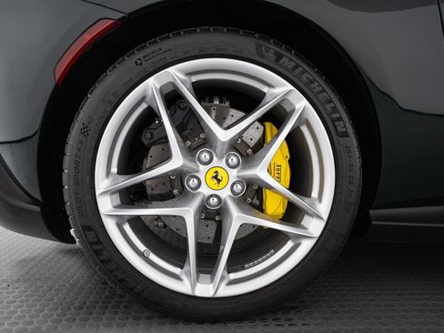 Used 2023 Ferrari Roma RWD image 9