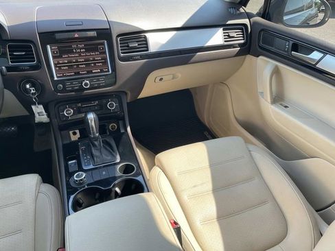 Used 2012 Volkswagen Touareg Sport AWD/4WD image 15