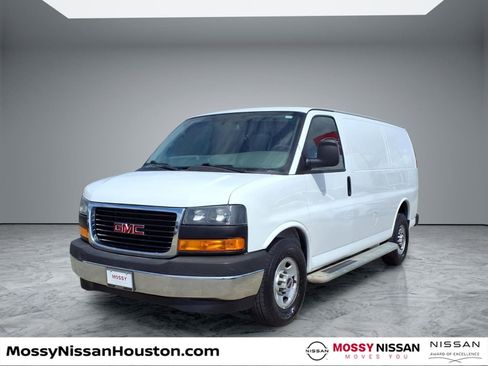 Used 2018 GMC Savana 2500 w/ Driver Convenience Package image 4