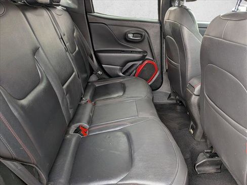 Used 2017 Jeep Renegade Trailhawk w/ Premium Trailhawk Package AWD/4WD image 21