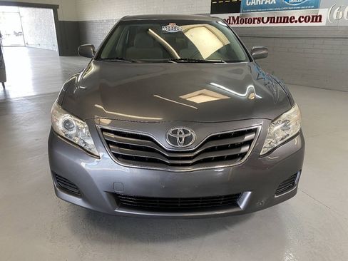 Used 2011 Toyota Camry LE FWD image 2