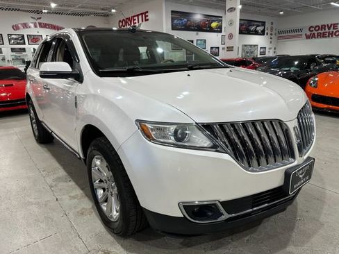 Used 2015 Lincoln MKX AWD w/ Equipment Group 102A image 4