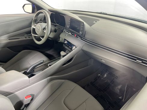 Used 2023 Hyundai Elantra SEL image 26