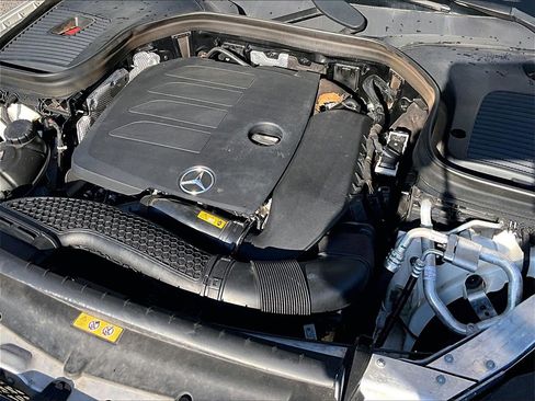 Used 2022 Mercedes-Benz GLC 300 image 24