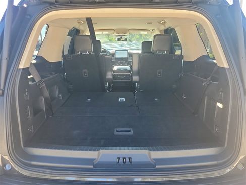 Used 2024 Ford Expedition XLT image 8