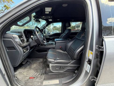 Used 2023 Ford F350 Platinum image 4