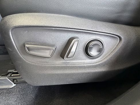 Used 2025 Toyota Grand Highlander AWD image 15