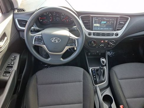 Used 2022 Hyundai Accent SEL image 12