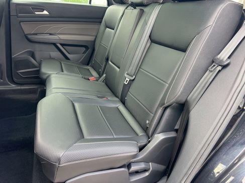 Certified 2023 Volkswagen Atlas Cross Sport SEL R-Line AWD/4WD image 38