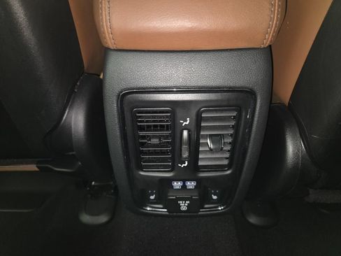 Used 2019 Jeep Grand Cherokee Summit w/ Platinum Series Group AWD/4WD image 27