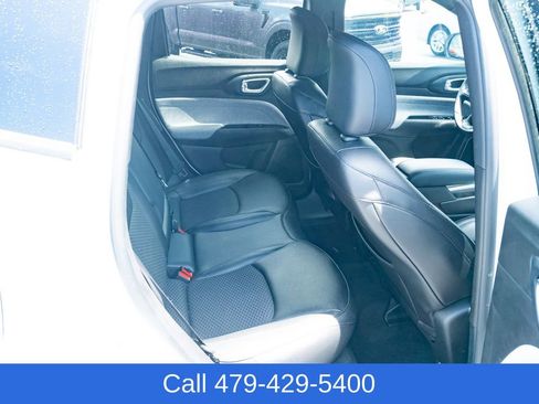 Used 2025 Jeep Compass Latitude AWD/4WD image 39