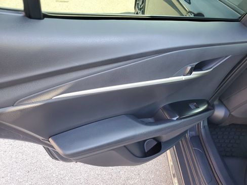 Used 2025 Toyota Camry SE w/ Convenience Package FWD image 16