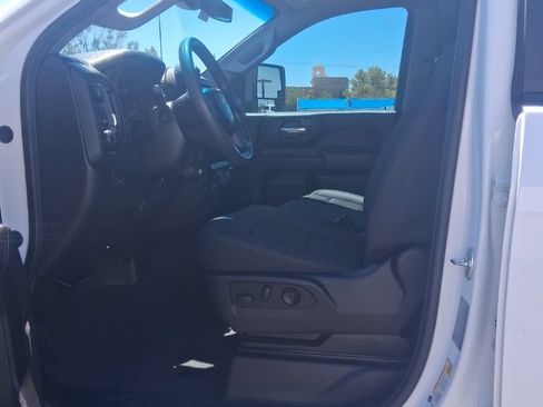 Used 2025 Chevrolet Silverado 2500 Custom w/ Custom Convenience Package AWD/4WD image 11