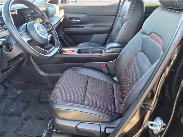 Certified 2025 Nissan Kicks SR FWD image 21