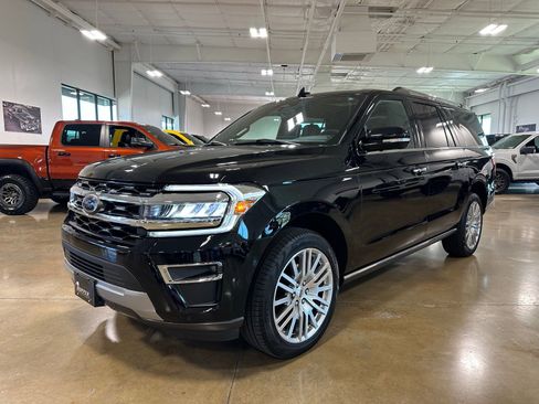 Used 2024 Ford Expedition Max Limited RWD image 3