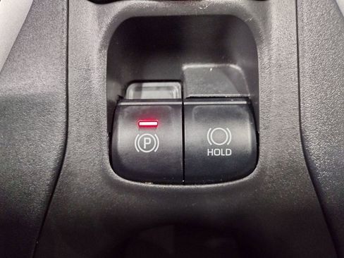 Used 2023 Toyota Corolla Cross LE image 27