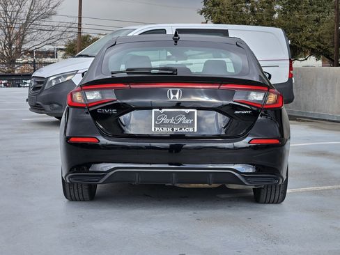 Used 2023 Honda Civic Sport image 8