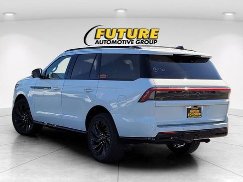 New 2026 Lincoln Navigator Reserve image 5