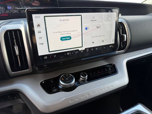 New 2026 Ford Expedition Active image 12