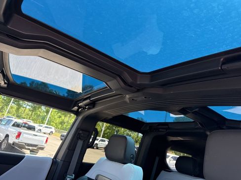 Used 2025 GMC Hummer EV 3X w/ LPO, Dark Essentials Package AWD/4WD image 10