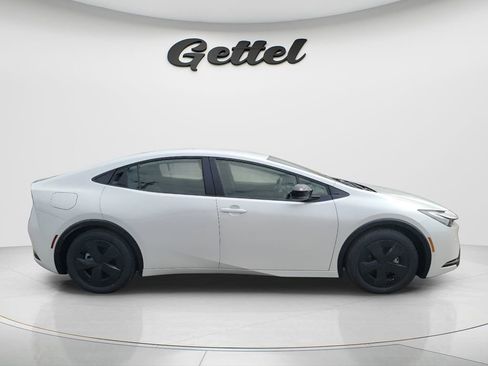 New 2026 Toyota Prius Plug-In Hybrid image 3