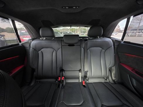 Used 2019 Audi Q8 Prestige image 16