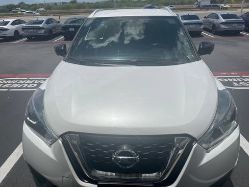 Used 2020 Nissan Kicks SR FWD image 2