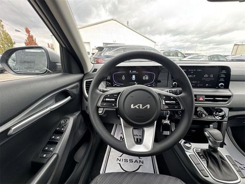 New 2026 Kia Seltos LX image 14