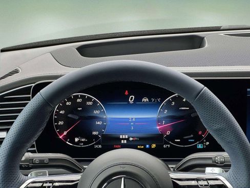 New 2026 Mercedes-Benz GLS 580 4MATIC image 14