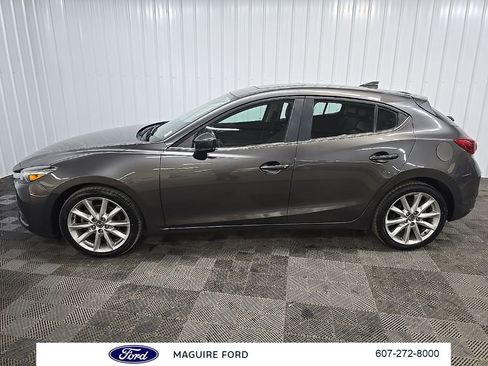 Used 2017 MAZDA MAZDA3 Grand Touring w/ Premium Equipment Package FWD image 6