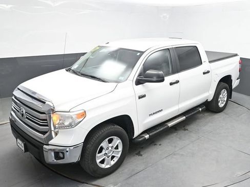 Used 2017 Toyota Tundra SR5 w/ SR5 Upgrade Package AWD/4WD image 28