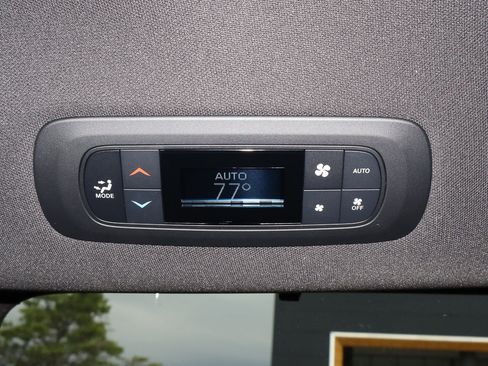 New 2026 Chrysler Pacifica Select image 20