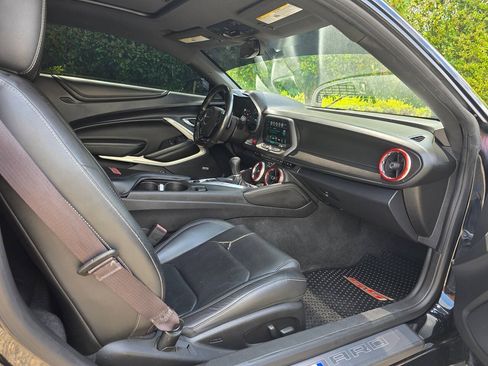 Used 2016 Chevrolet Camaro SS RWD image 33