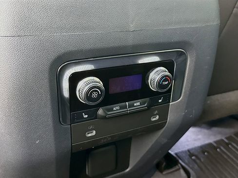 Used 2021 GMC Yukon Denali w/ Denali Premium Package image 25