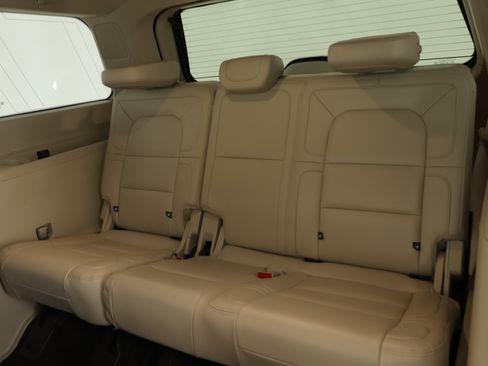 Used 2021 Lincoln Navigator Reserve w/ Luxury Package image 15